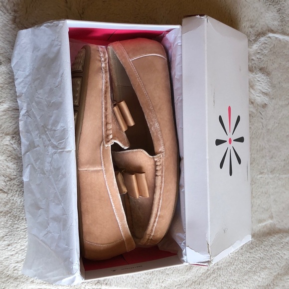 🎀 Velvet Moccasins with Grosgrain Bow 🎀 - Picture 12 of 12